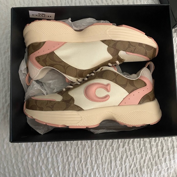 Coach runner - Picture 3 of 3